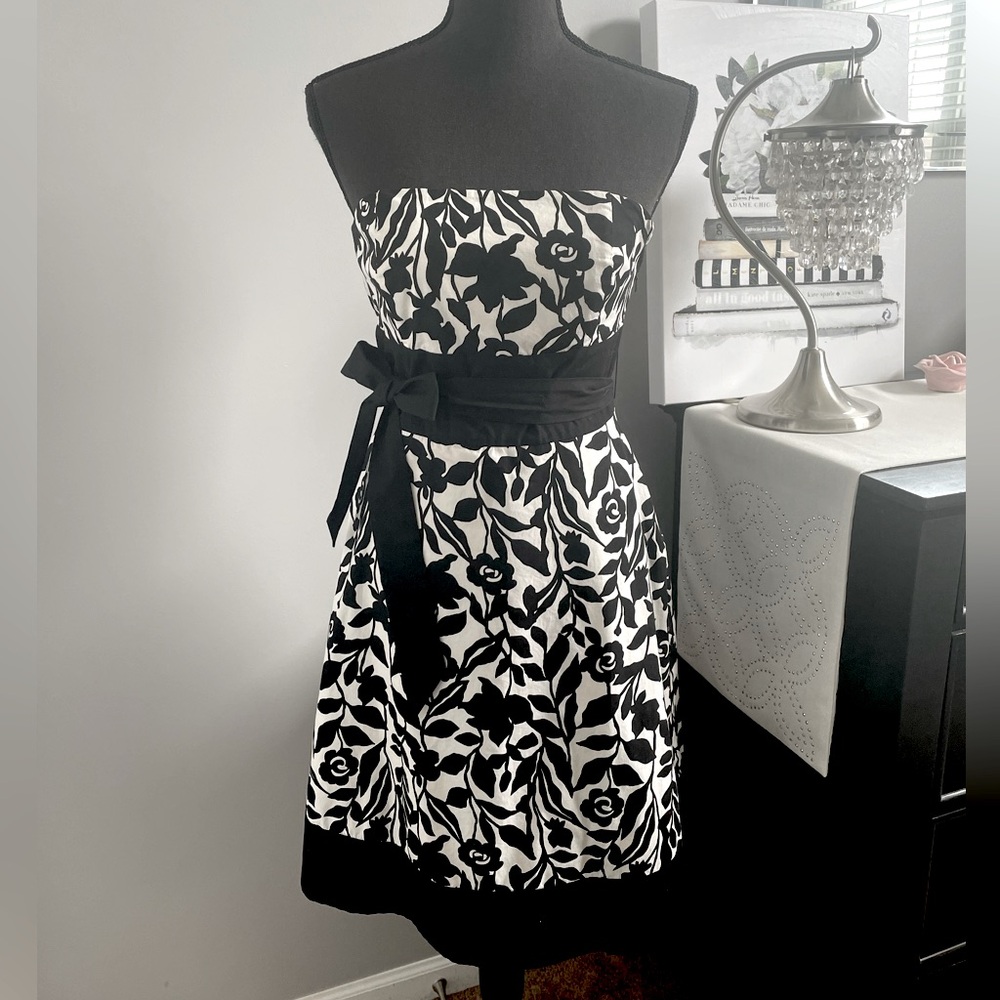 WHBM Strapless Dress